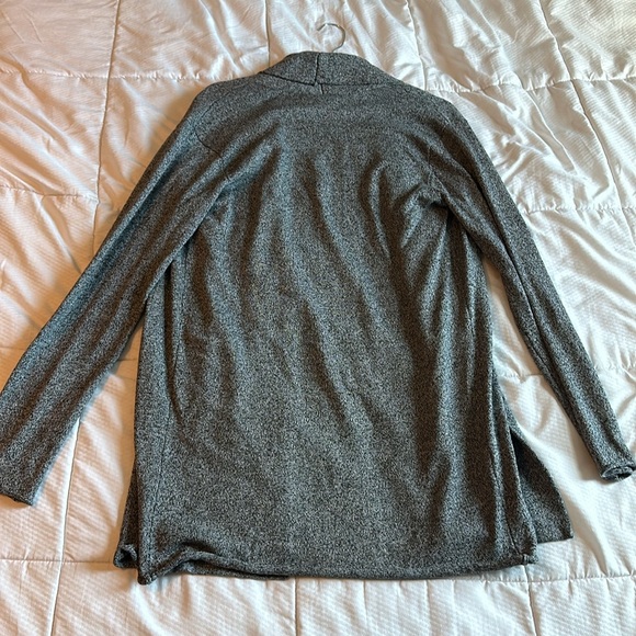 Men’s/Unisex XS Forever 21 Grey Cardigan - Picture 2 of 3